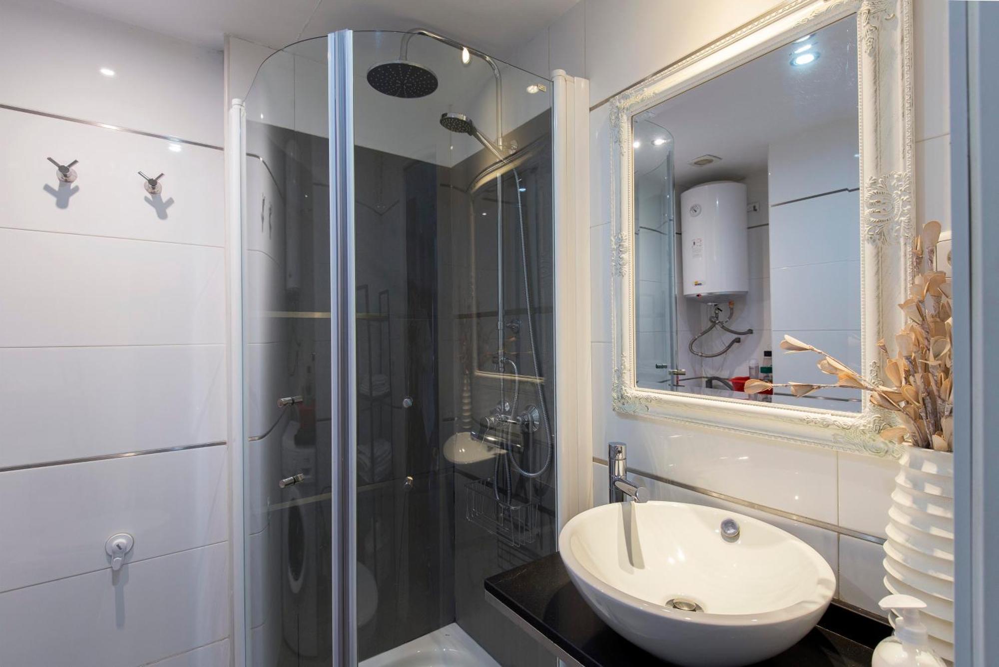 La Marina Suite Málaga Exteriör bild